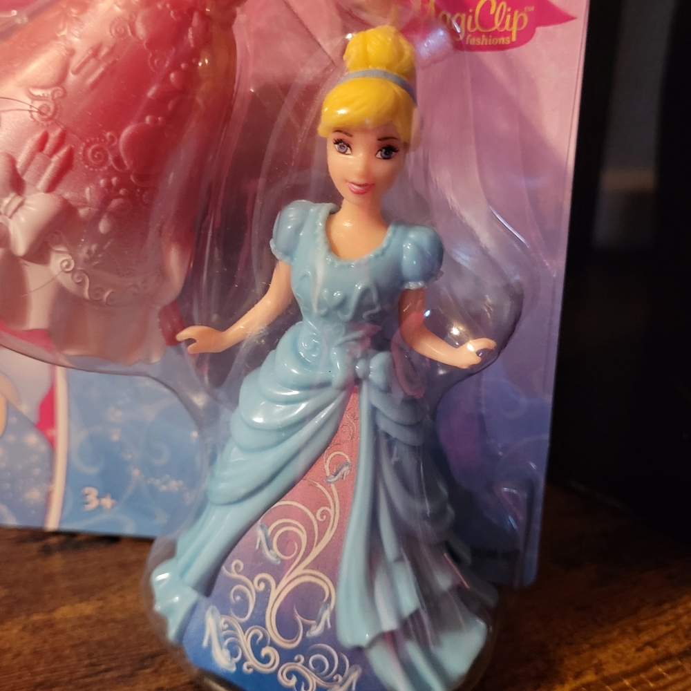 Disney Princess Cinderella - Picture 3 of 10